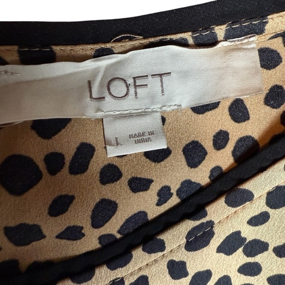 LOFT Blouse Top Cheetah Print Brown Black Short Sleeve Soft Silky Keyhole SZ L - Picture 4 of 8